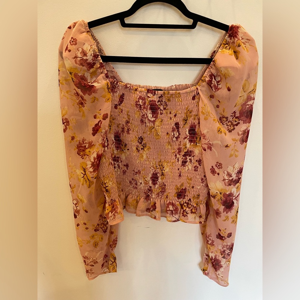 Express - Floral Pink Smocked Women's Top - Picture 4 of 8